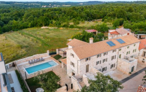 Beautiful Villa Cangarela with pool in Visnjan